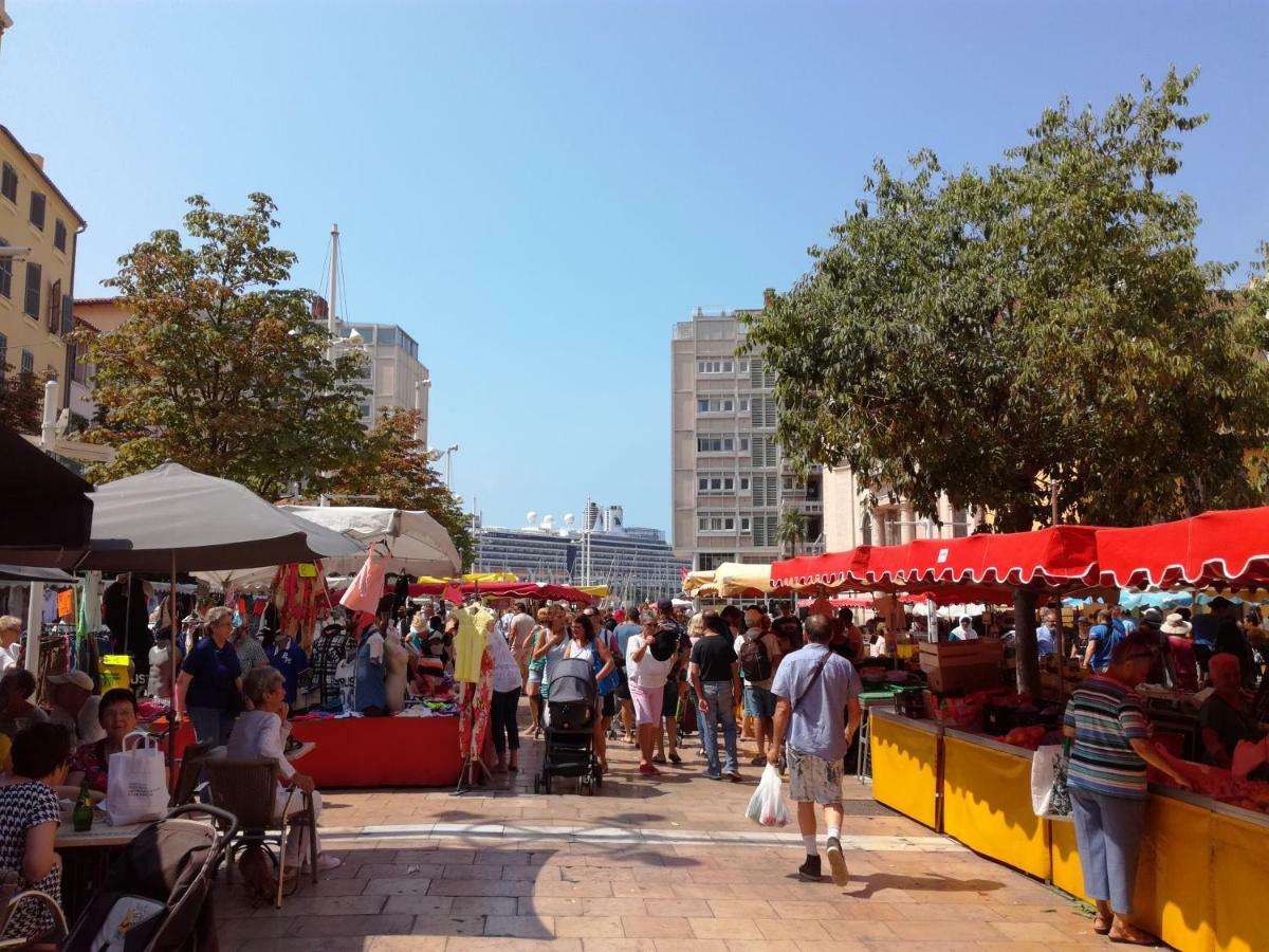 Studio Toulon Les Halles Apartment Bagian luar foto